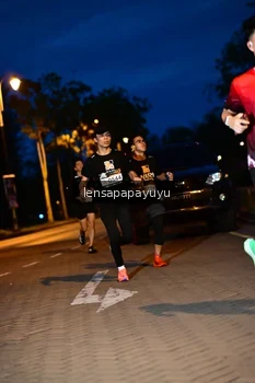 Runner Photo 1936483