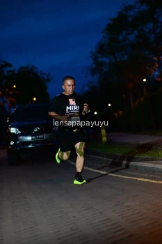 Runner Photo 1936609