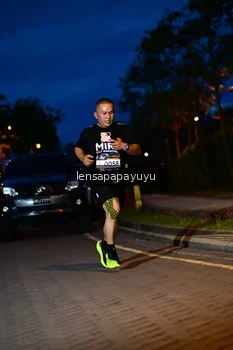 Runner Photo 1936628