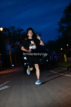 Runner Photo 1936786
