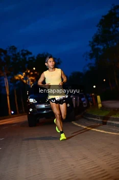 Runner Photo 1936861