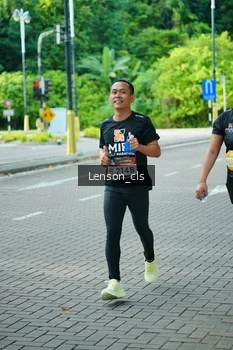 Runner Photo 1952247