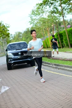 Runner Photo 1964642