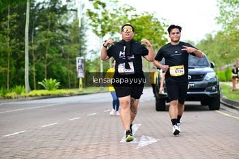 Runner Photo 1965342