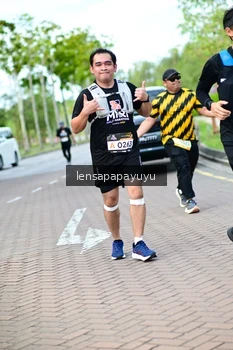 Runner Photo 1965597
