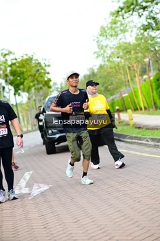 Runner Photo 1965849