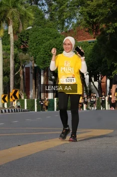 Runner Photo 1987636