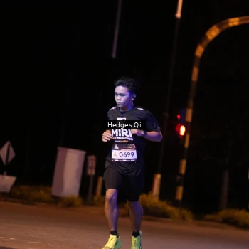 Runner Photo 1988024