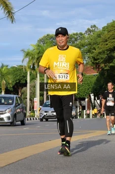 Runner Photo 1988913