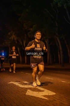 Runner Photo 1989879