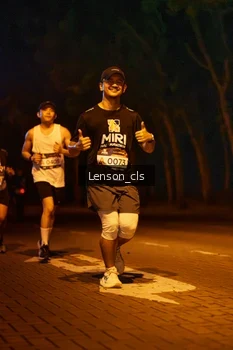 Runner Photo 1989954