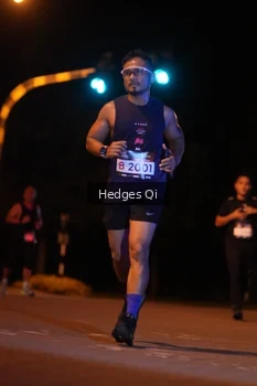 Runner Photo 1990003