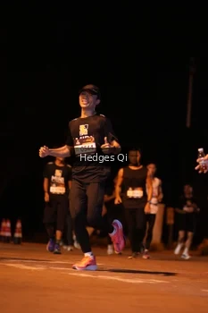 Runner Photo 1990041