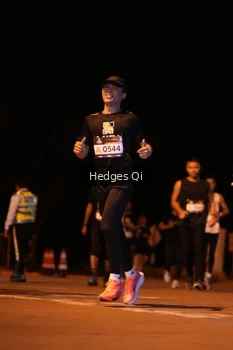 Runner Photo 1990044