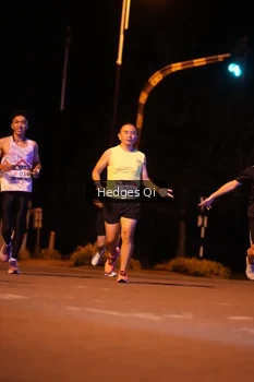Runner Photo 1990054