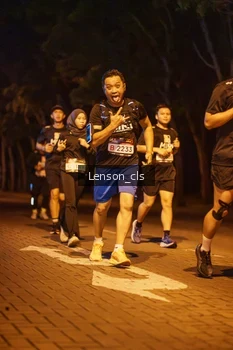 Runner Photo 1990063