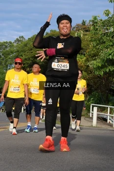 Runner Photo 1990089