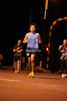 Runner Photo 1990100