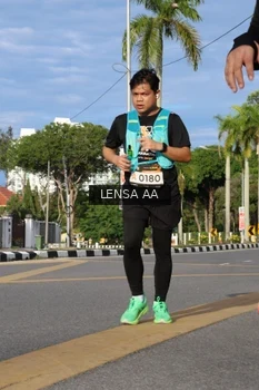 Runner Photo 1990102