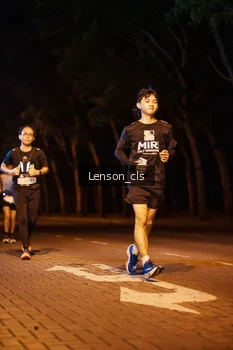 Runner Photo 1990157