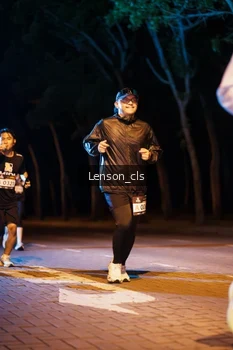 Runner Photo 1990345