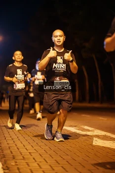 Runner Photo 1990432