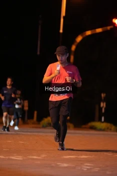 Runner Photo 1990811