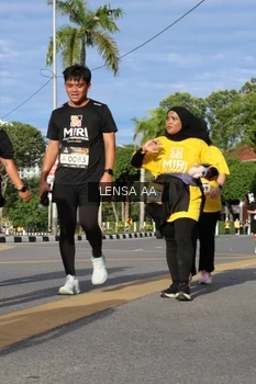 Runner Photo 1990885