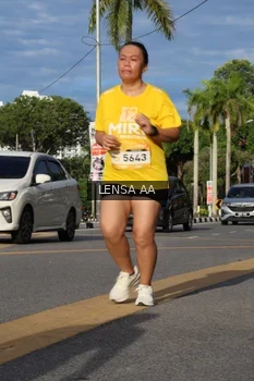 Runner Photo 1992015