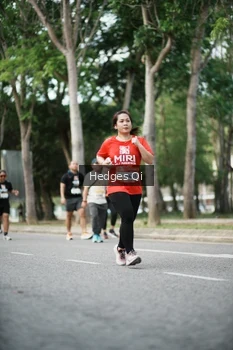Runner Photo 1995943