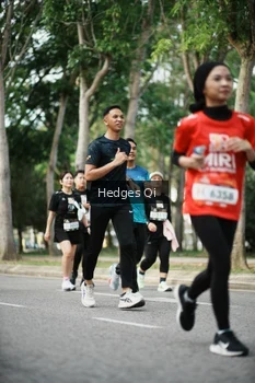 Runner Photo 1996175