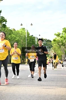 Runner Photo 1997369