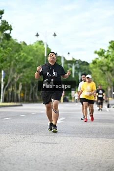Runner Photo 1997678