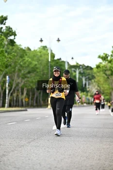 Runner Photo 1997825