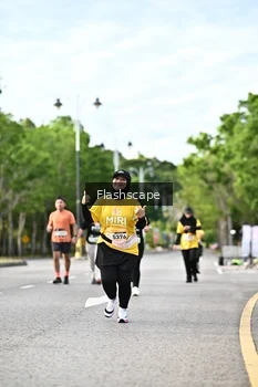 Runner Photo 1997843