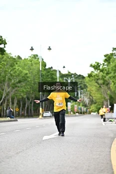 Runner Photo 1998273