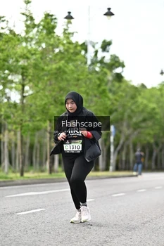 Runner Photo 1998416
