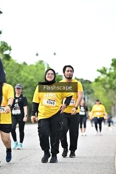 Runner Photo 1998515