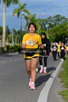 Runner Photo 2002360