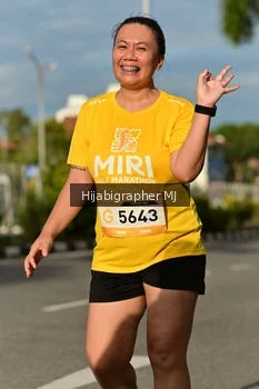 Runner Photo 2002376