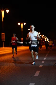 Runner Photo 2011415