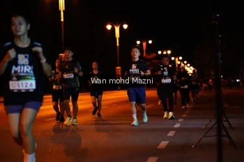 Runner Photo 2011945