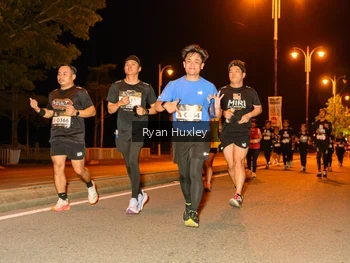 Runner Photo 2012094