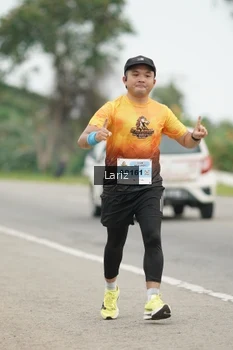 Runner Photo 2030030