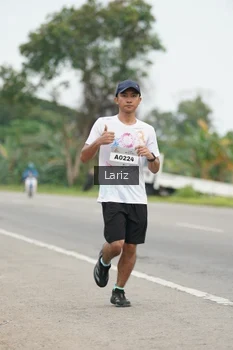 Runner Photo 2030075