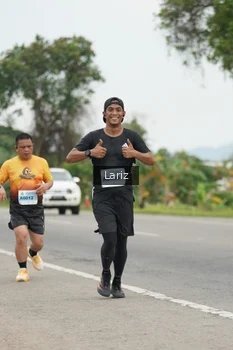 Runner Photo 2030180