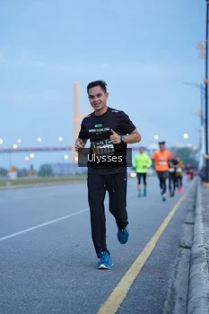 Runner Photo 2030759