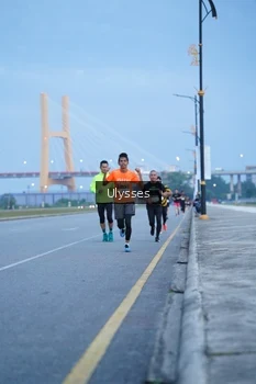 Runner Photo 2030763