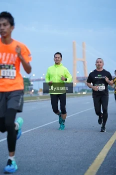 Runner Photo 2030782