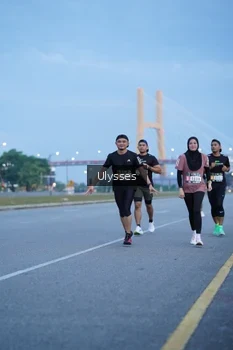 Runner Photo 2030981